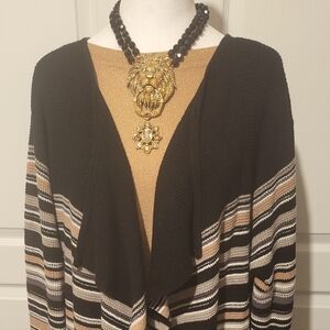 16: Sweater: NWOT Cardiagan: p2p: 258n Length: 37in